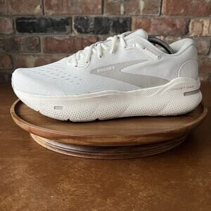 Brooks Ghost Max Men's 11 Road Running Max Cushion Oyster Cream Sneaker Shoes